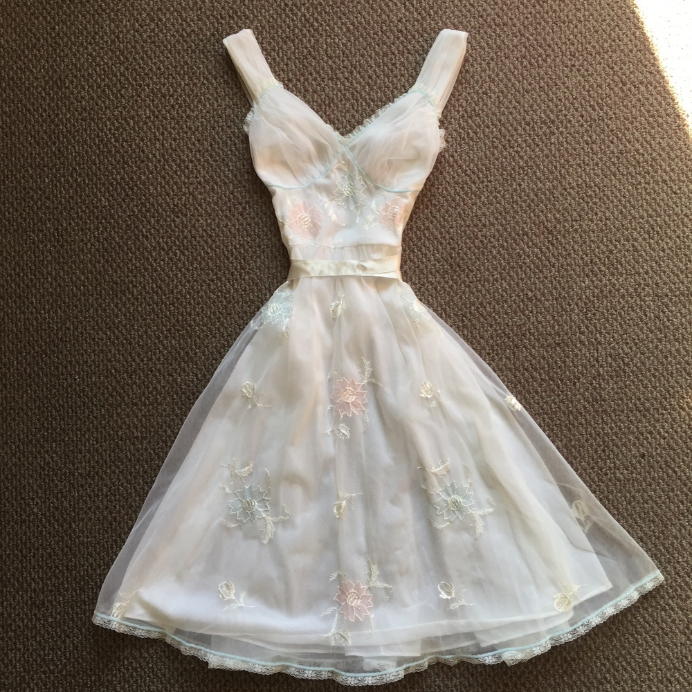 GOTHAM GOLD STRIPE VINTAGE NIGHTGOWN